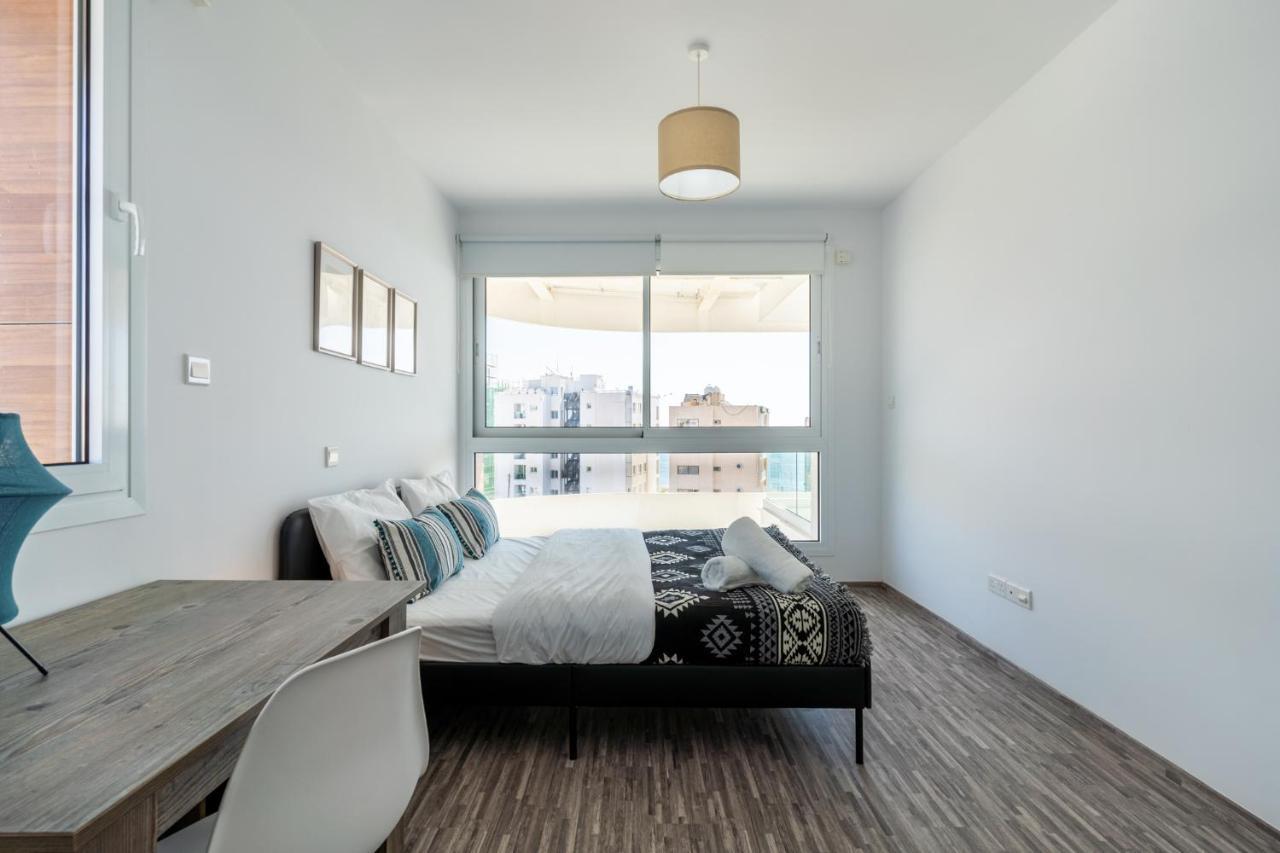 Oyster 1-Br Apt In Larnaca Dış mekan fotoğraf