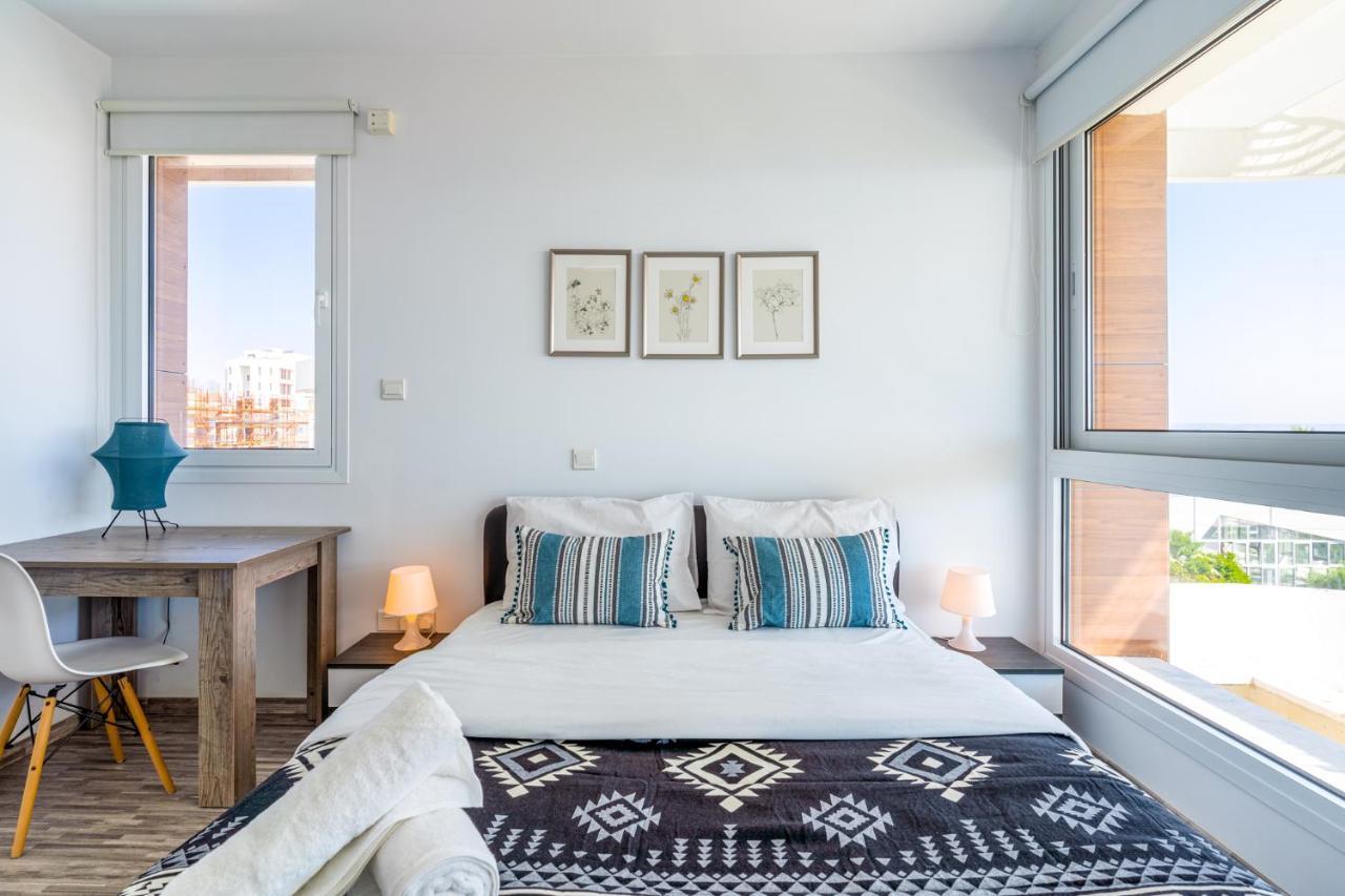Oyster 1-Br Apt In Larnaca Dış mekan fotoğraf